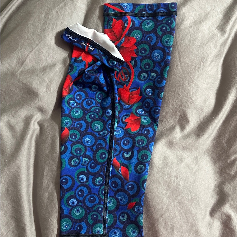 MIKO 4arm sleeves - red flowers